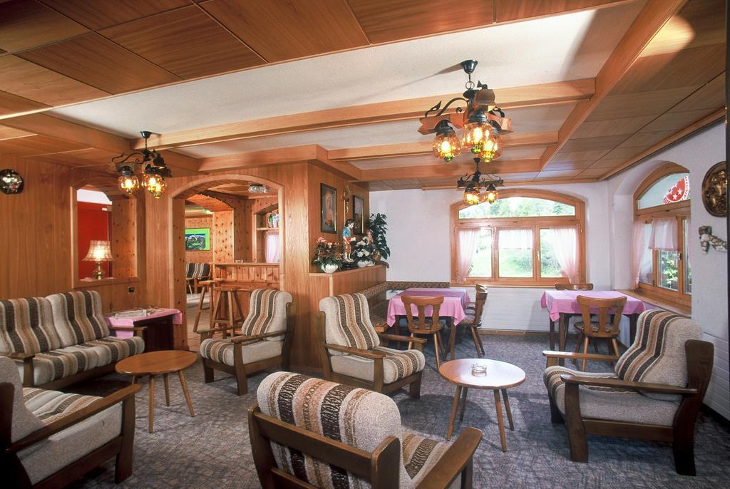 Hotel Zum See เกรเชิน ภายนอก รูปภาพ
